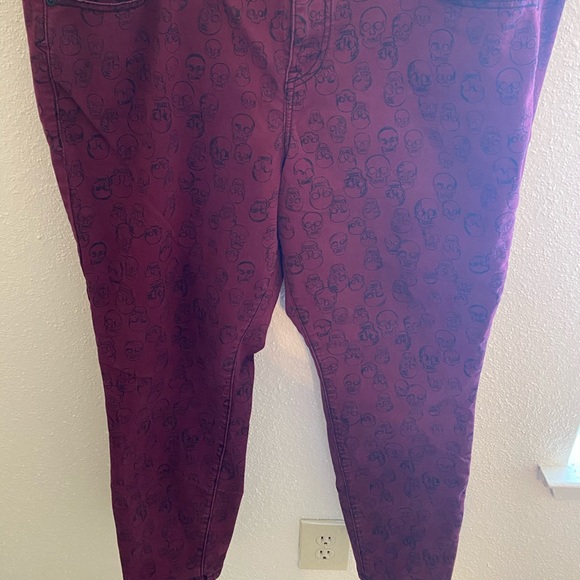 Blackheart Hottopic Skulls Skinny Jean - Picture 2 of 2